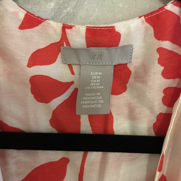 H&M cream and red dress. New without tags. - Picture 2 of 5